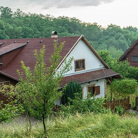 Puckó Family Casa de Férias Perocseny